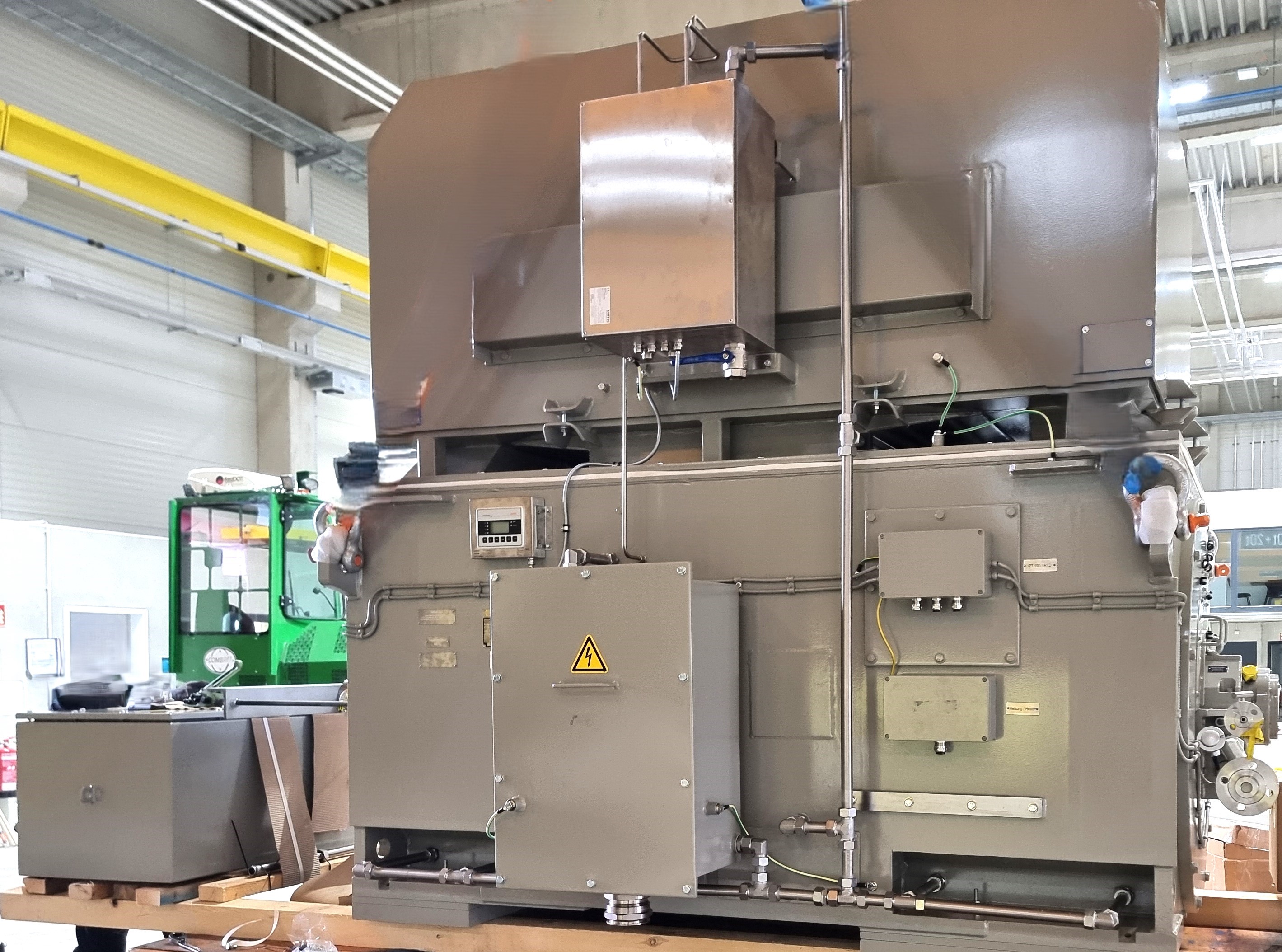 Ex-p compressor motor with with purge flanges Ex-p compressor motor with with purge flanges