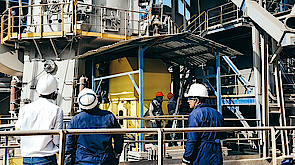 Inbetriebnahme eines Zementmühlenmotors in Kolumbien