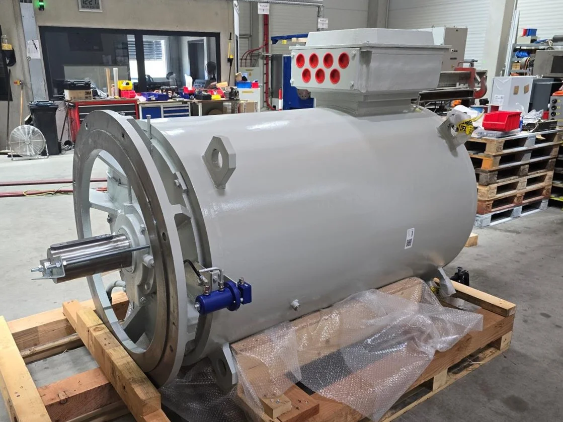 Low voltag water jacked cooled motor drive end Low voltag water jacked cooled motor drive end